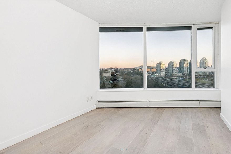 1609 688 Abbott Street