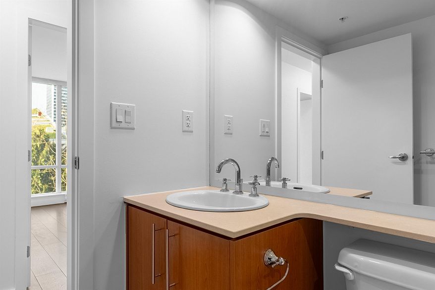 705 550 Pacific Street