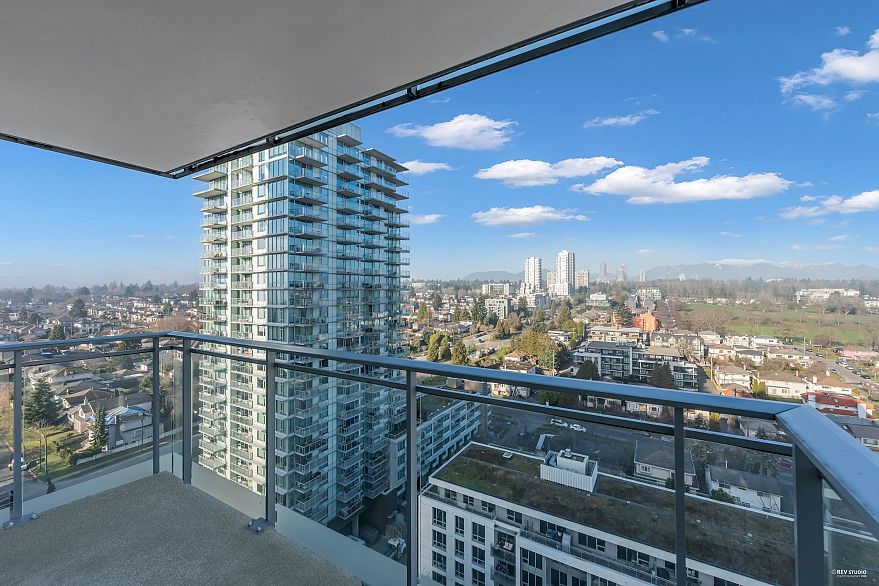 2208 455 Sw Marine Drive