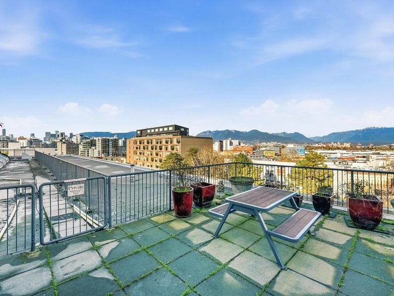 327 350 E 2nd Avenue