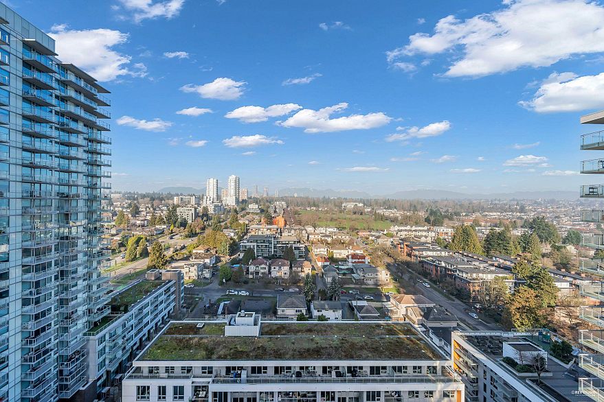 2208 455 Sw Marine Drive