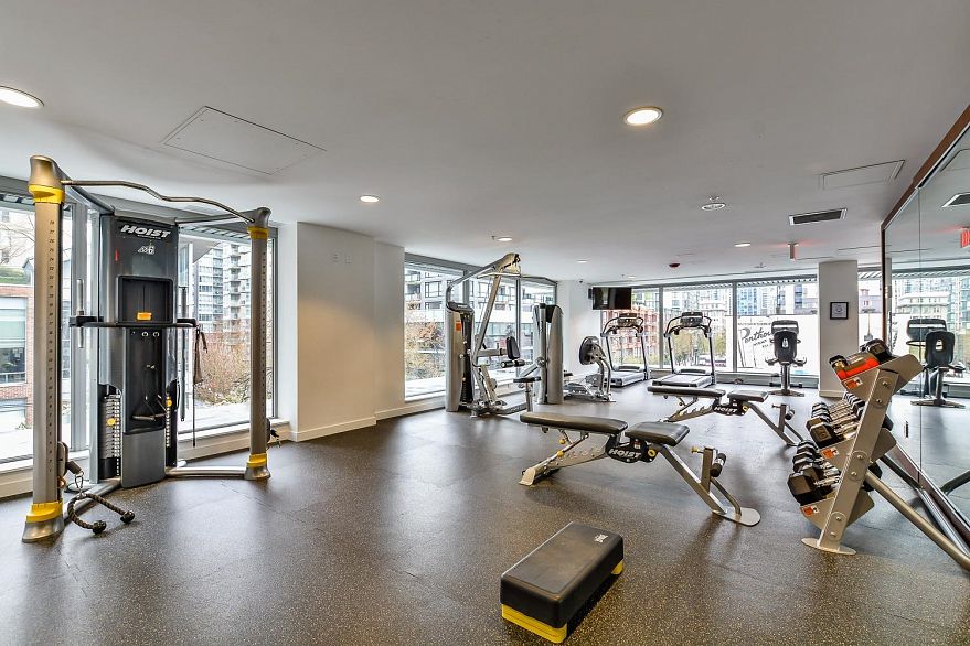 2104 999 Seymour Street