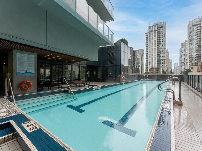 2011 777 Richards Street