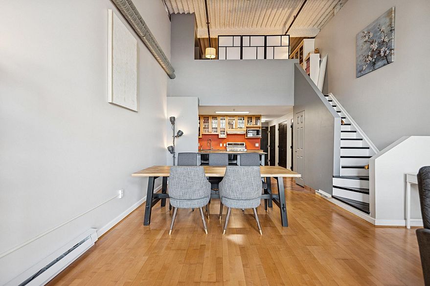 211 336 E 1st Avenue