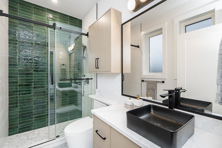 2 2753 Nanaimo Street