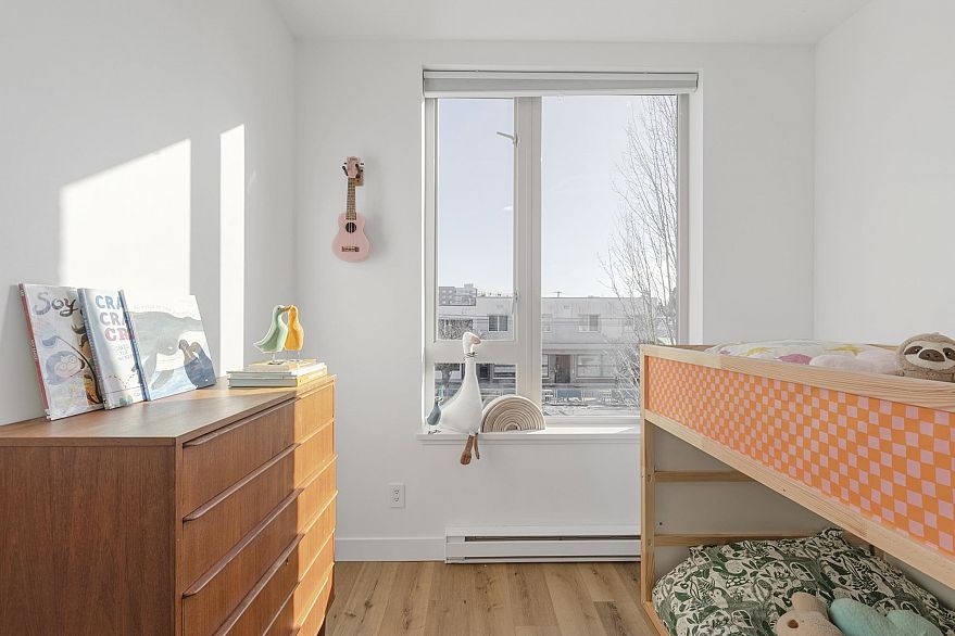 206 688 E 17th Avenue