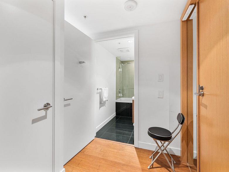 2011 777 Richards Street