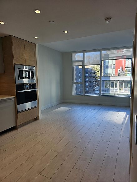 616 3438 Sawmill Crescent