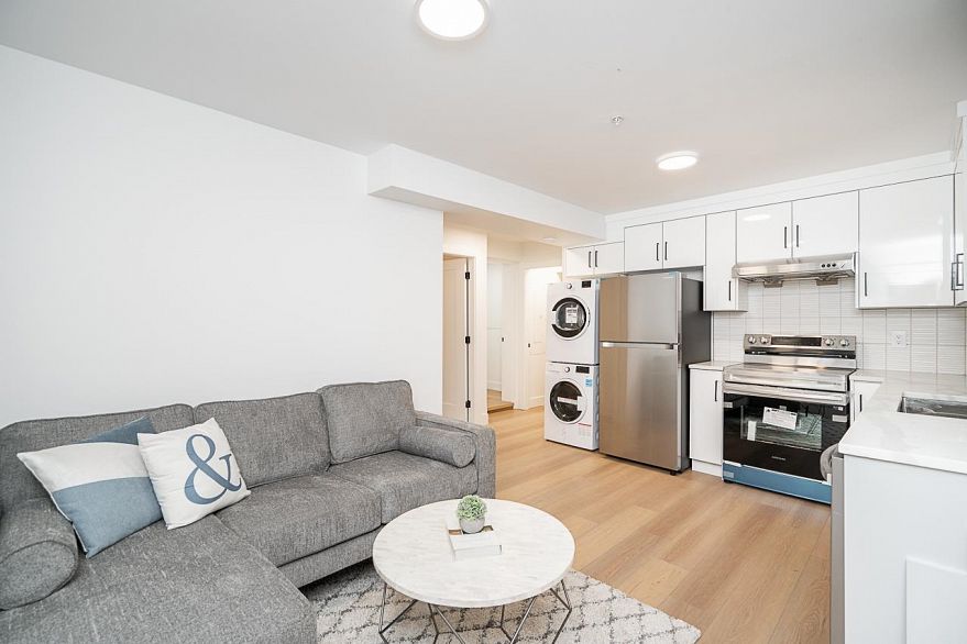 2 2753 Nanaimo Street