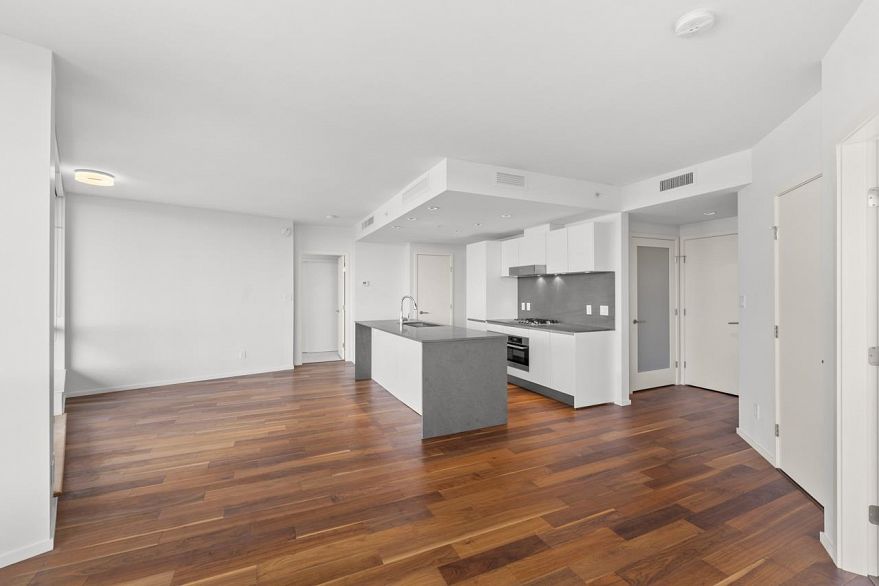 1505 8555 Granville Street