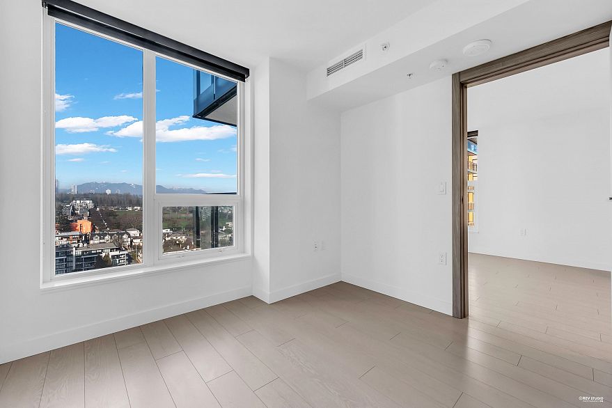 2208 455 Sw Marine Drive