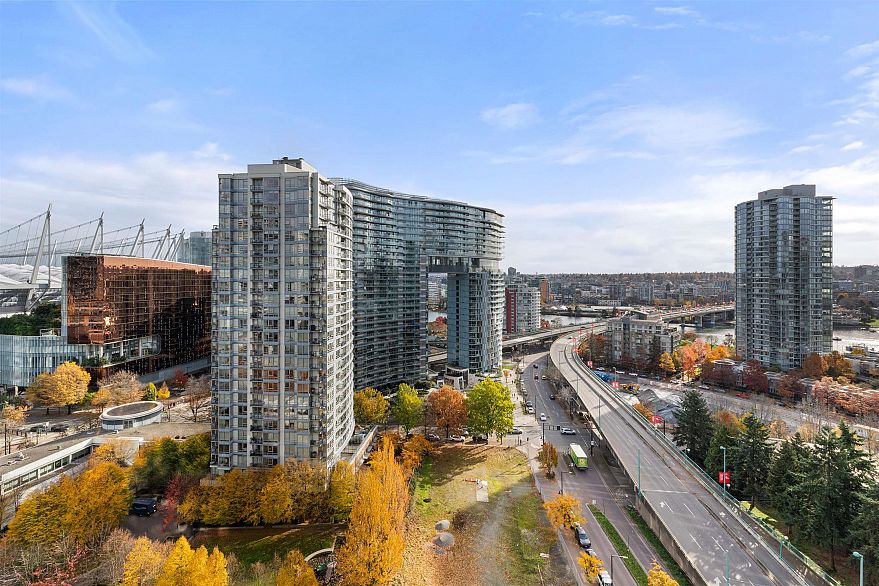 1902 989 Beatty Street