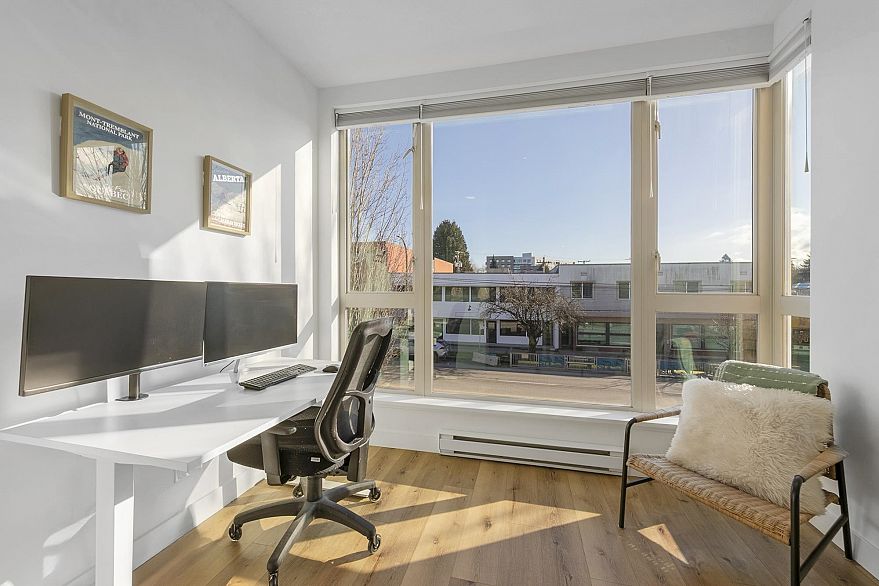 206 688 E 17th Avenue