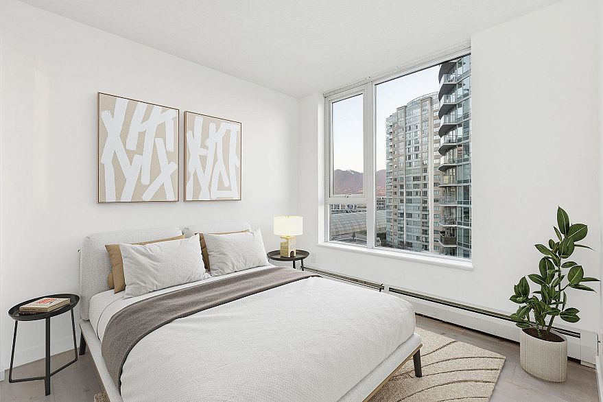 1609 688 Abbott Street