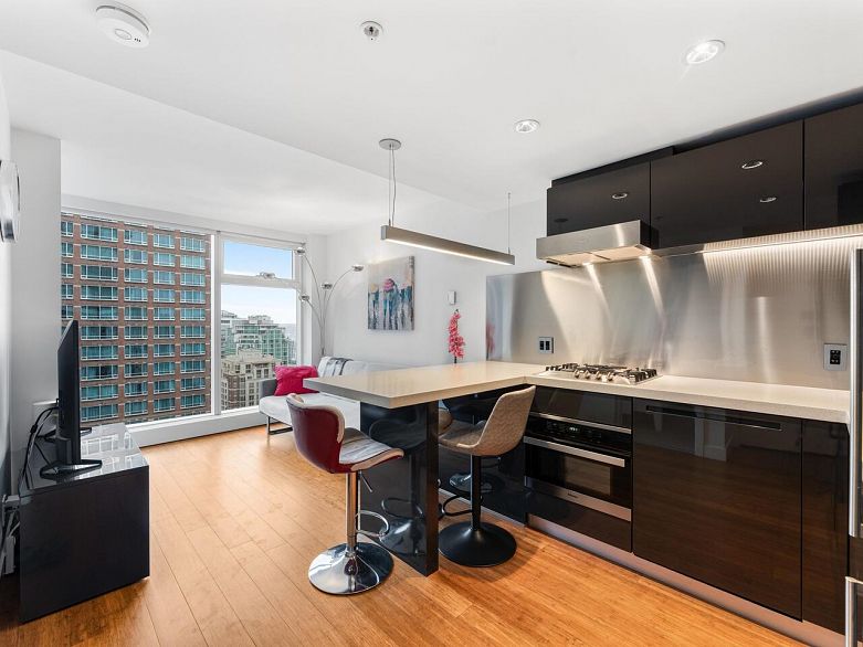 2011 777 Richards Street