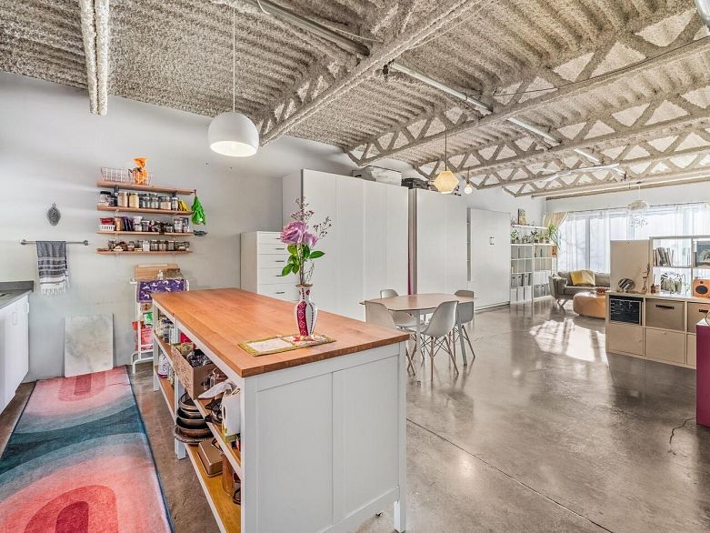 327 350 E 2nd Avenue