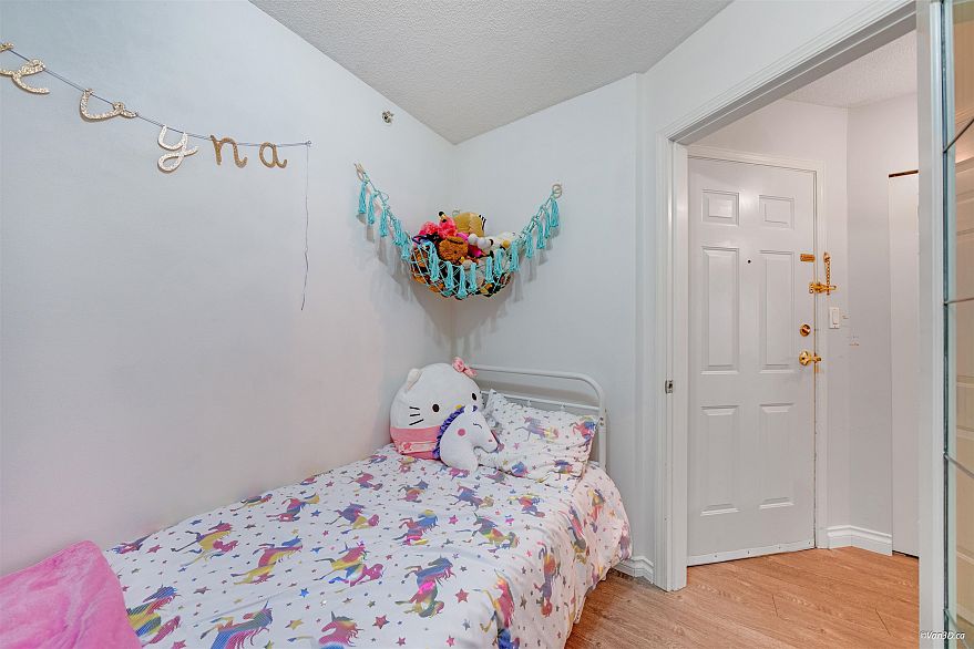 303 5189 Gaston Street