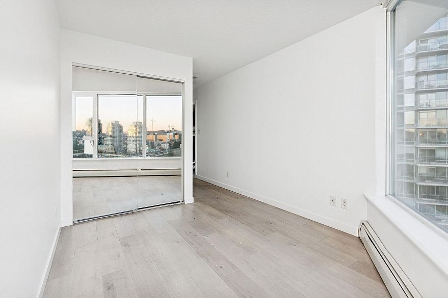 1609 688 Abbott Street