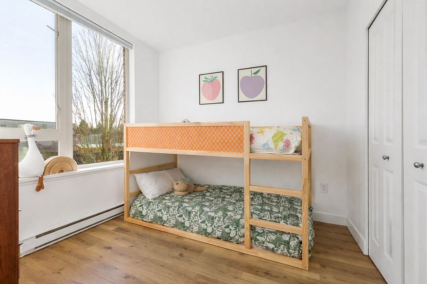 206 688 E 17th Avenue