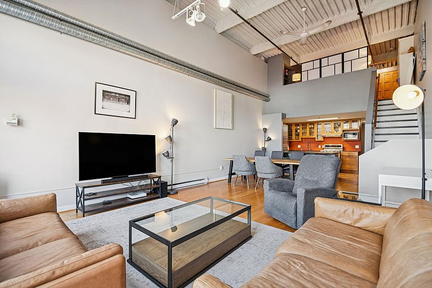 211 336 E 1st Avenue