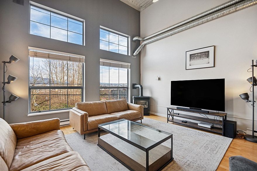 211 336 E 1st Avenue