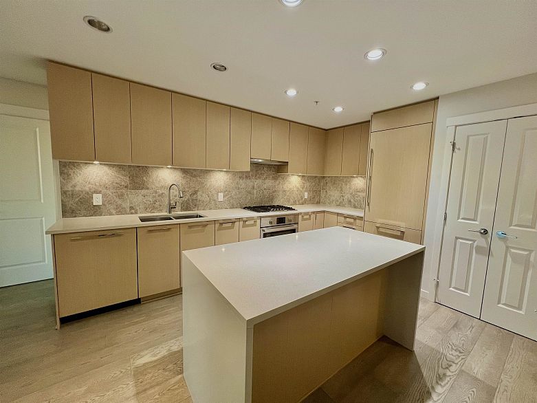 1602 3487 Binning Road