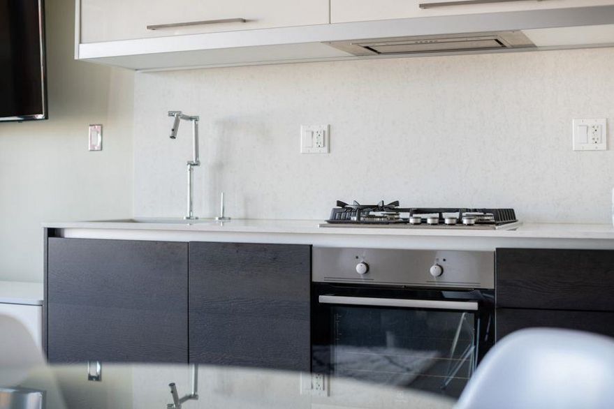 910 189 Keefer Street