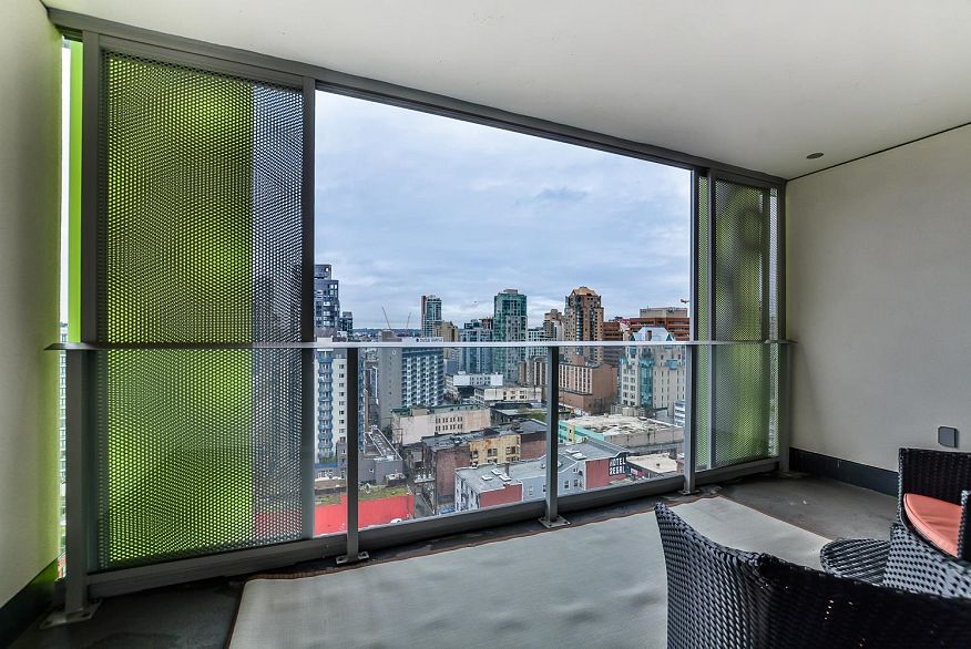 2104 999 Seymour Street