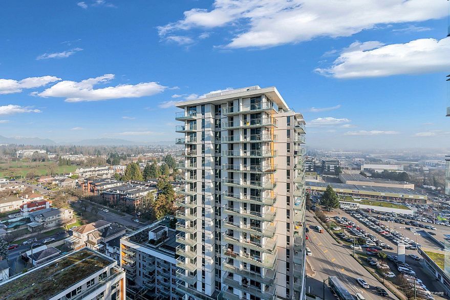 2208 455 Sw Marine Drive