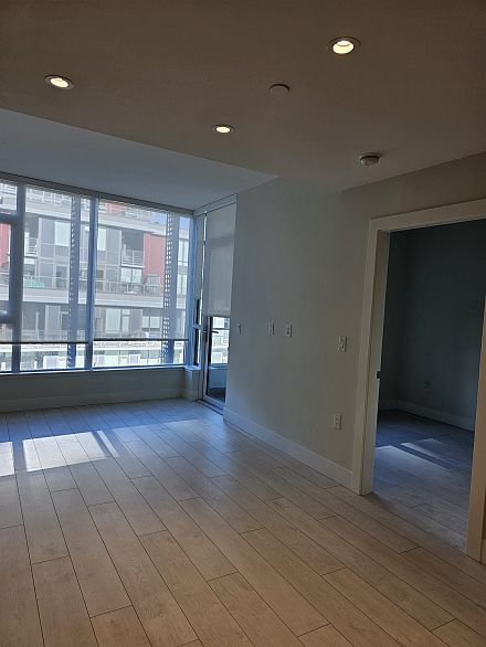 616 3438 Sawmill Crescent