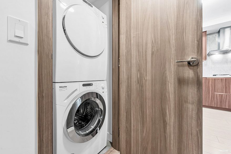 2208 455 Sw Marine Drive