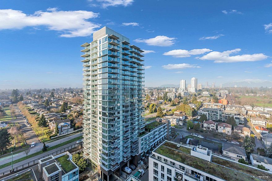 2208 455 Sw Marine Drive