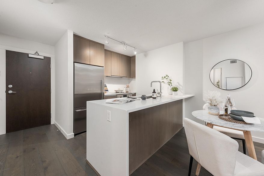 604 1009 Harwood Street