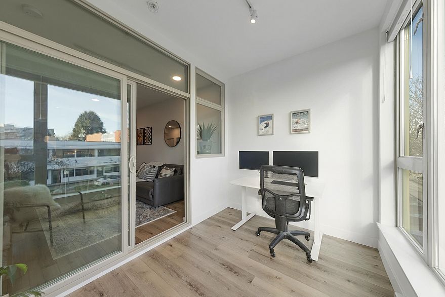 206 688 E 17th Avenue