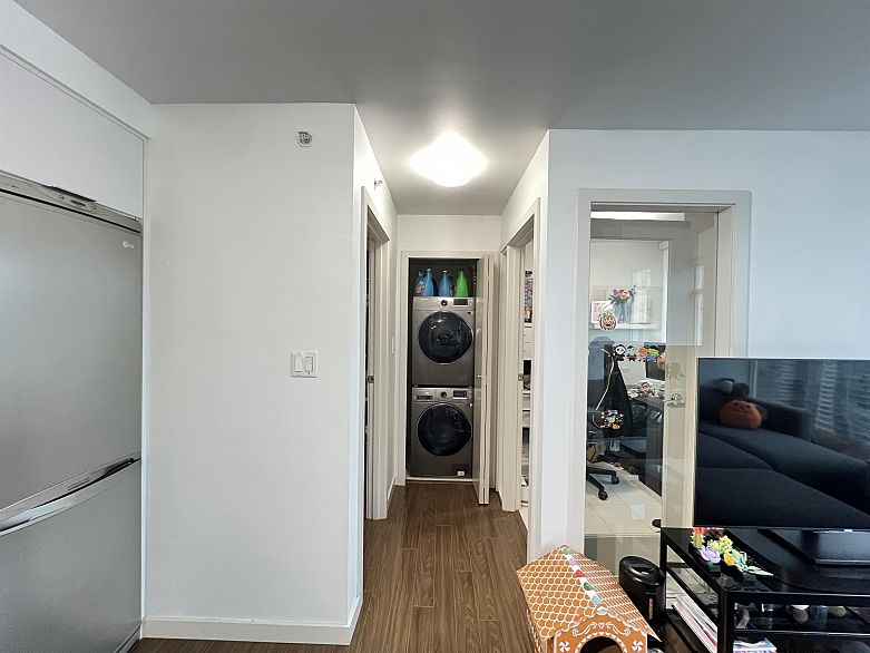 2301 161 W Georgia Street