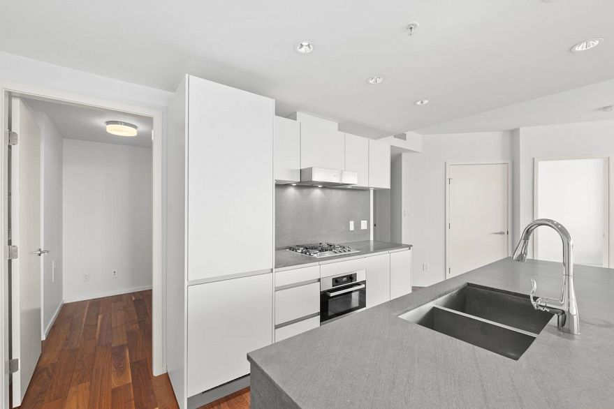 1505 8555 Granville Street