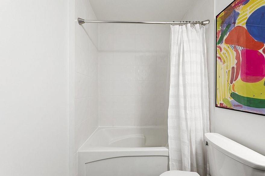 206 688 E 17th Avenue