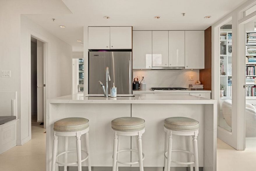 601 1005 Beach Avenue