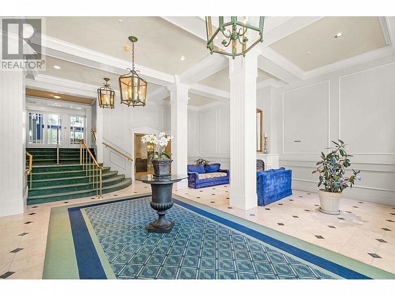 328 5735 Hampton Place