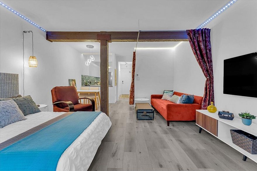 207 1655 Nelson Street