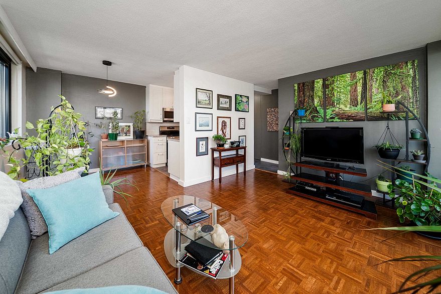 308 1330 Harwood Street