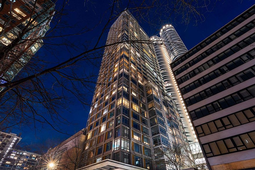 3406 1028 Barclay Street