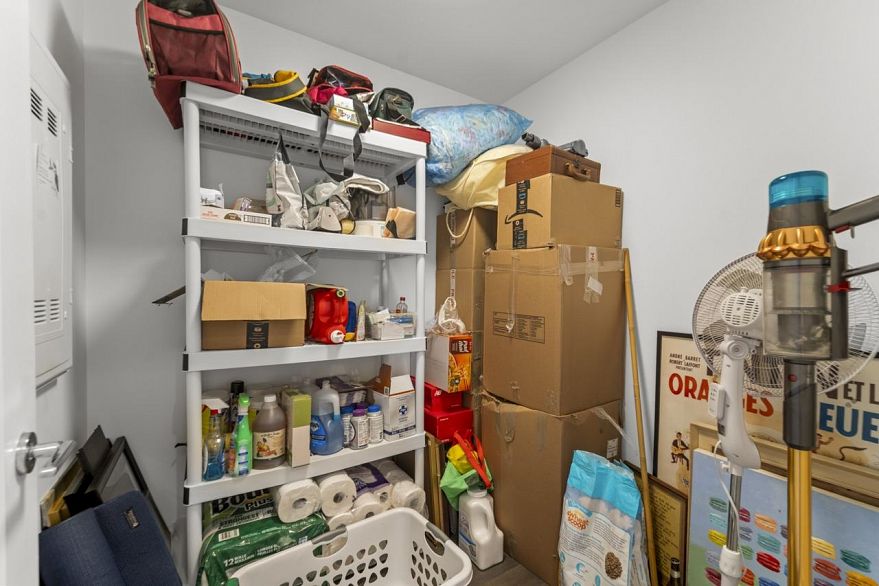 408 5693 Elizabeth Street