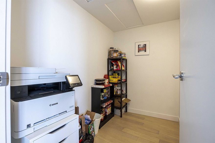 1505 4638 Gladstone Street