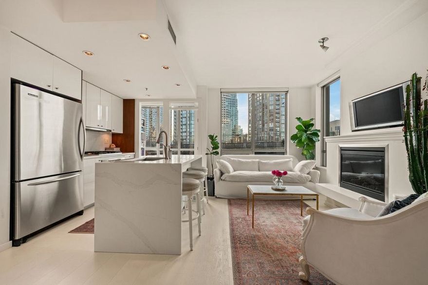 601 1005 Beach Avenue