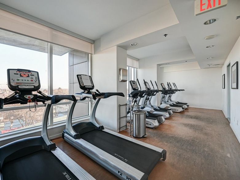 803 8555 Granville Street