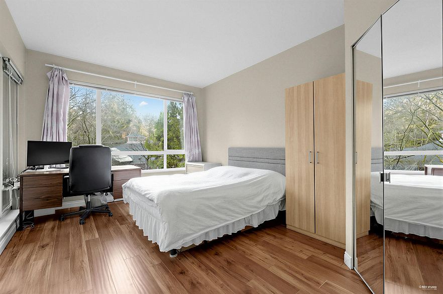 328 5735 Hampton Place