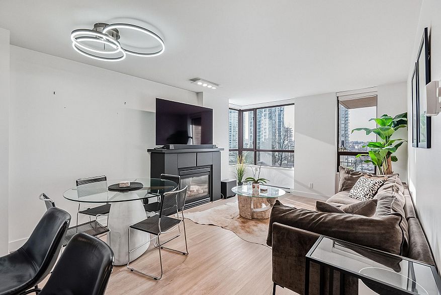 402 1003 Pacific Street