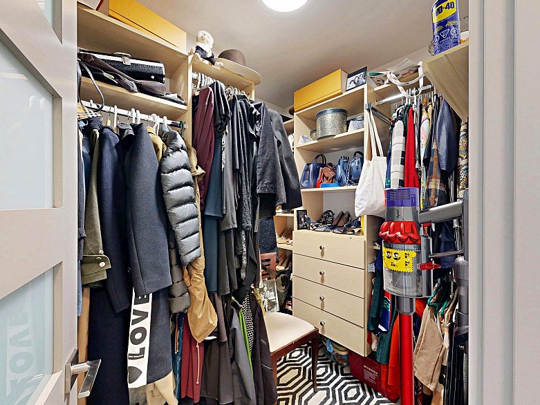 2706 1033 Marinaside Crescent