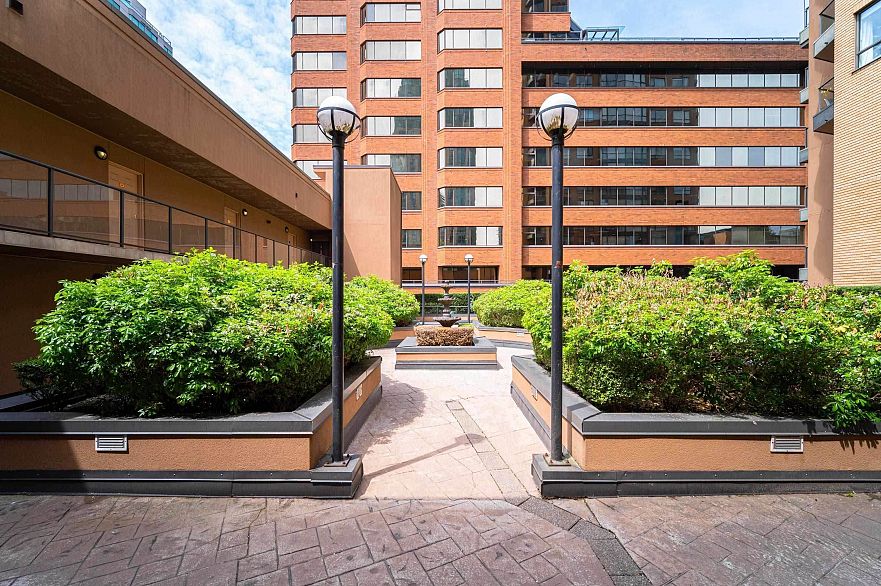 2602 1189 Howe Street